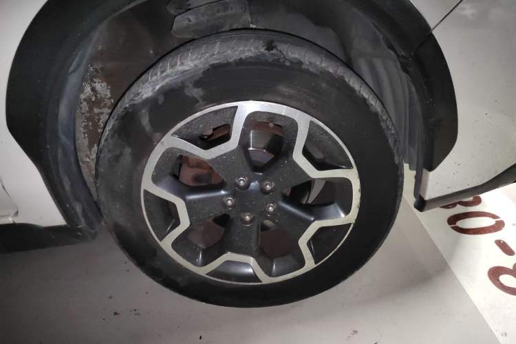 Used Subaru XV 2012 2.0i Luxury Edition Right Front Wheel Hub