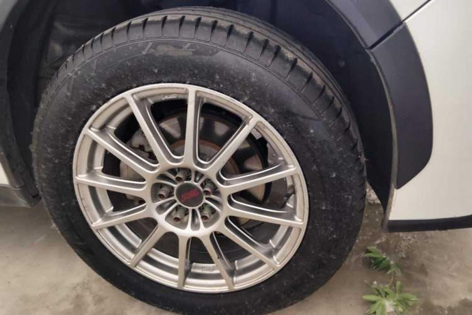 Used Subaru XV 2012 2.0i Elite Edition Right Front Wheel Hub
