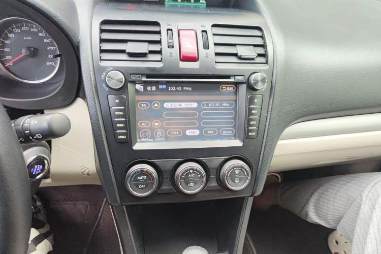 Used Subaru XV 2012 2.0i Elite Edition Audio And AC Panel