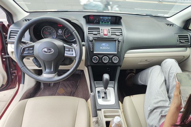 Used Subaru XV 2012 2.0i Elite Edition Center Console