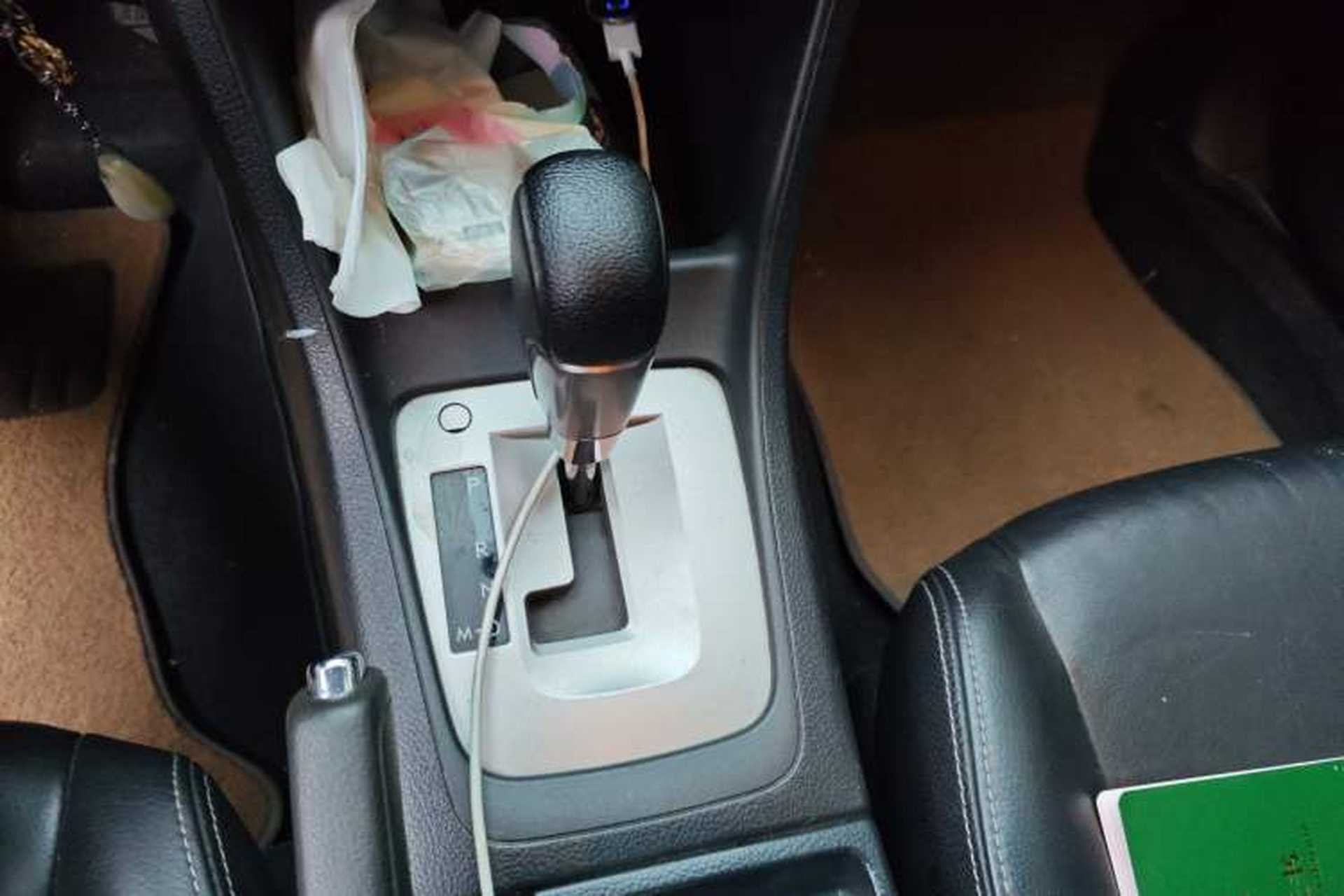 Used Subaru XV 2012 2.0i Elite Edition Gear Lever