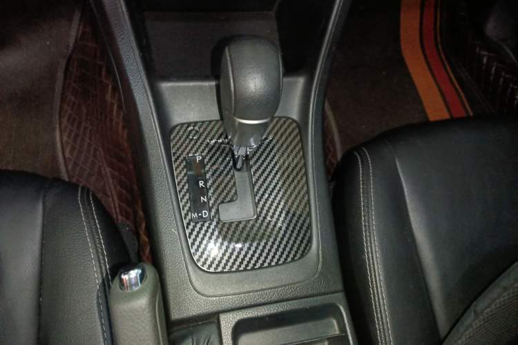 Used Subaru XV 2012 2.0i Luxury Edition Gear Lever