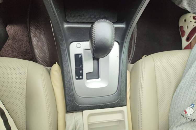 Used Subaru XV 2012 2.0i Elite Edition Gear Lever