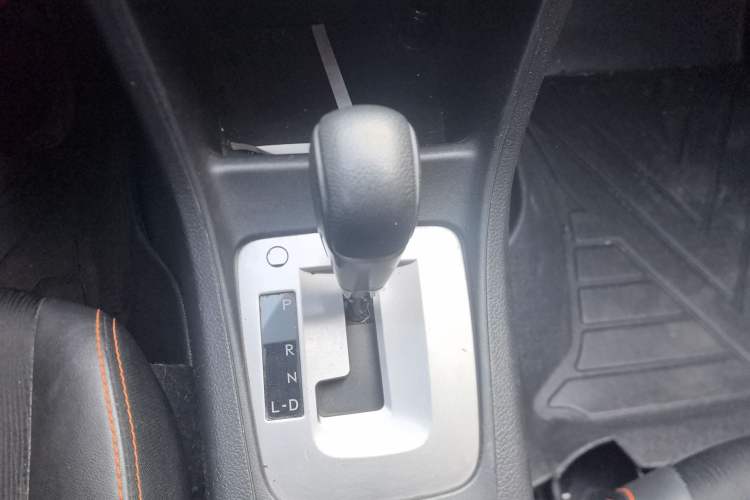 Used Subaru XV 2012 2.0i Comfort Edition Gear Lever