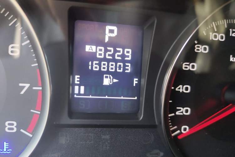 Used Subaru XV 2012 2.0i Elite Edition Odometer Close Up