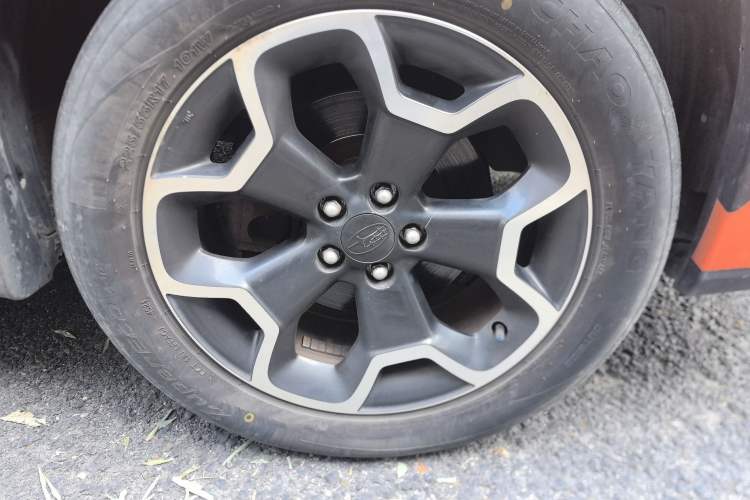 Used Subaru XV 2012 2.0i Comfort Edition Right Front Wheel Hub