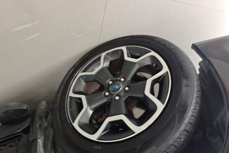 Used Subaru XV 2014 2.0i Comfort Edition Exterior 2