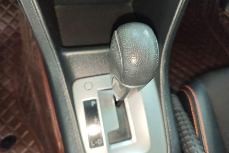 Used Subaru XV 2014 2.0i Comfort Edition Gear Lever