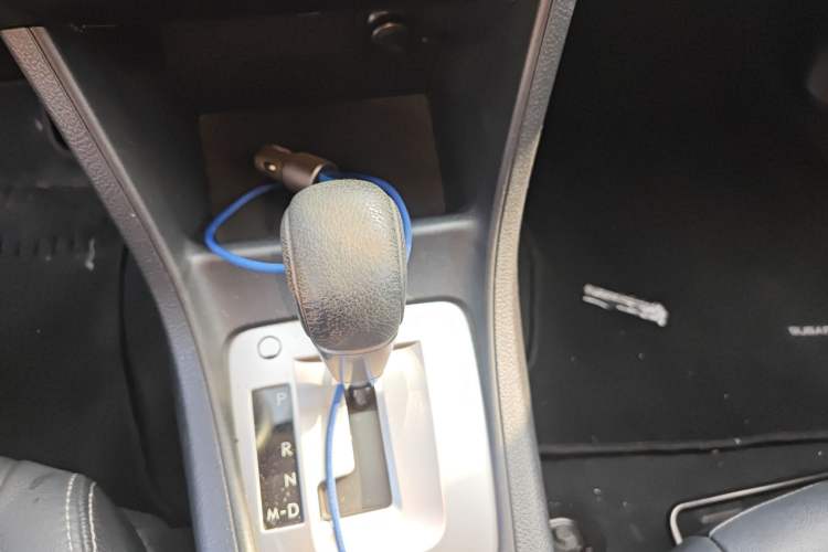 Used Subaru XV 2014 2.0i Elite Edition Gear Lever