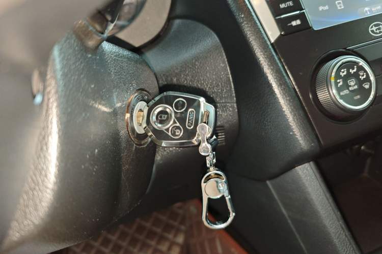 Used Subaru XV 2014 2.0i Comfort Edition Interior 1