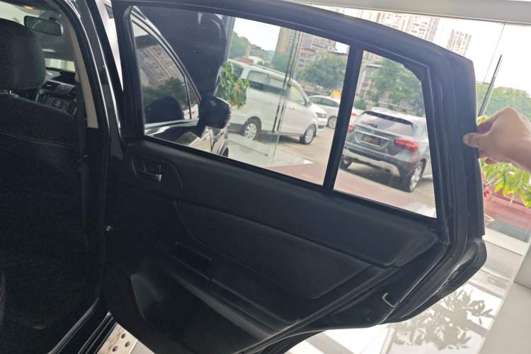 Used Subaru XV 2014 2.0i Comfort Edition Interior 3