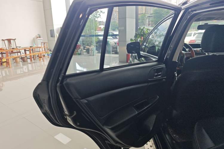 Used Subaru XV 2014 2.0i Comfort Edition Interior 5