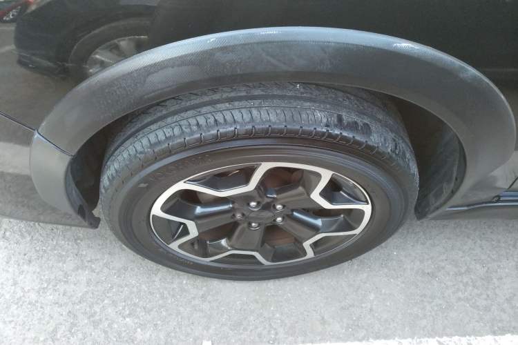 Used Subaru XV 2014 2.0i Comfort Edition Left Front Wheel Hub