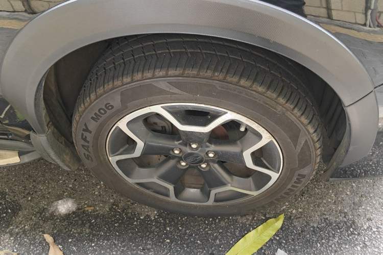 Used Subaru XV 2014 2.0i Elite Navigation Edition Right Front Wheel Hub