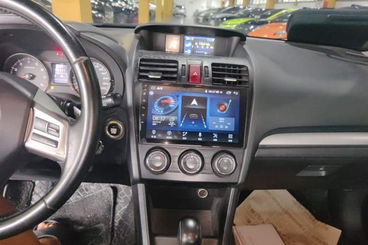 Used Subaru XV 2014 2.0i Elite Edition Audio And AC Panel