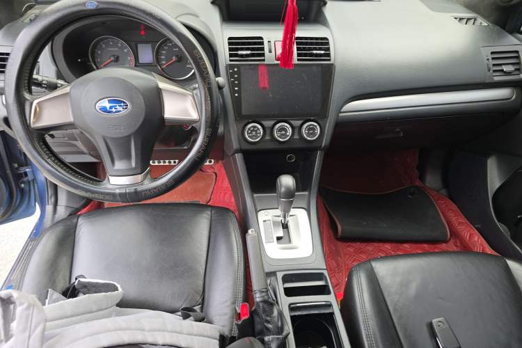 Used Subaru XV 2014 2.0i Comfort Edition Center Console
