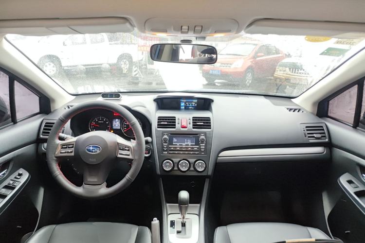 Used Subaru XV 2014 2.0i Luxury Edition Center Console