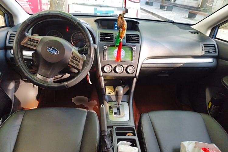 Used Subaru XV 2014 2.0i Elite Navigation Edition Center Console