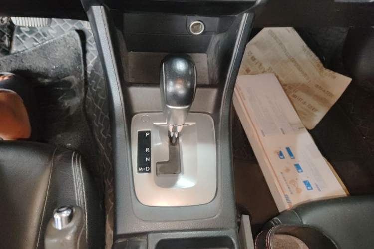 Used Subaru XV 2014 2.0i Elite Edition Gear Lever