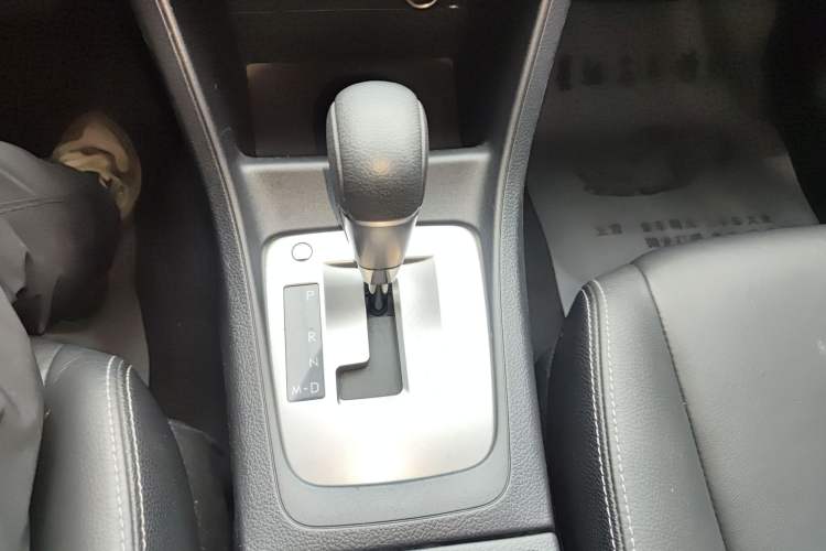 Used Subaru XV 2014 2.0i Luxury Edition Gear Lever