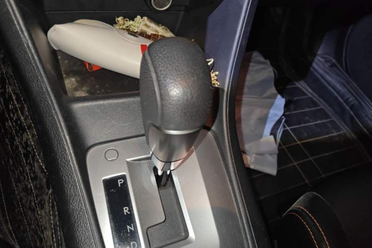 Used Subaru XV 2014 2.0i Comfort Edition Gear Lever