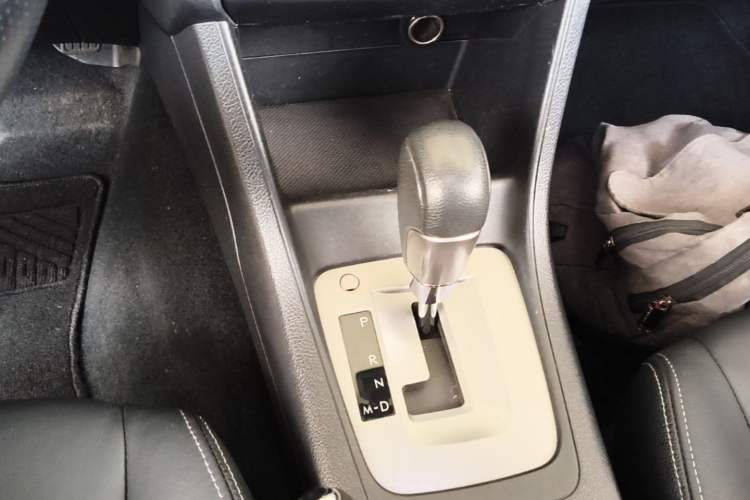 Used Subaru XV 2014 2.0i Luxury Edition Gear Lever