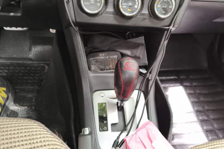 Used Subaru XV 2014 2.0i Comfort Edition Gear Lever