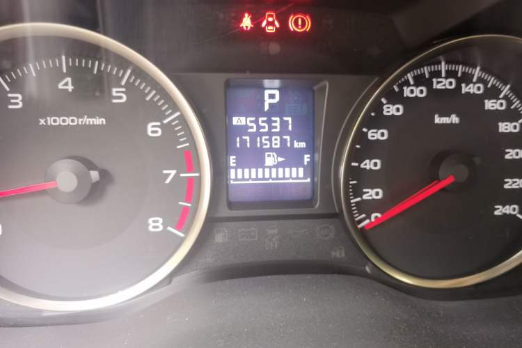 Used Subaru XV 2014 2.0i Elite Edition Odometer Close Up