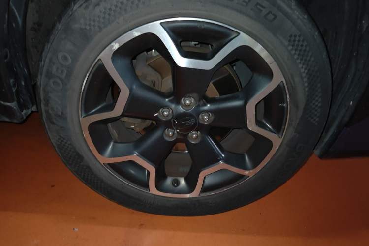 Used Subaru XV 2014 2.0i Comfort Edition Right Front Wheel Hub