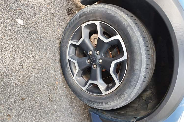 Used Subaru XV 2014 2.0i Elite Navigation Edition Right Front Wheel Hub