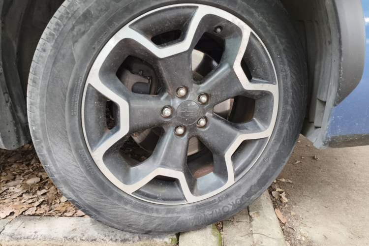 Used Subaru XV 2014 2.0i Comfort Edition Right Front Wheel Hub