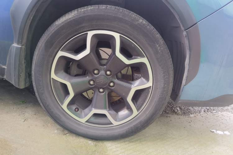 Used Subaru XV 2014 2.0i Elite Edition Right Front Wheel Hub