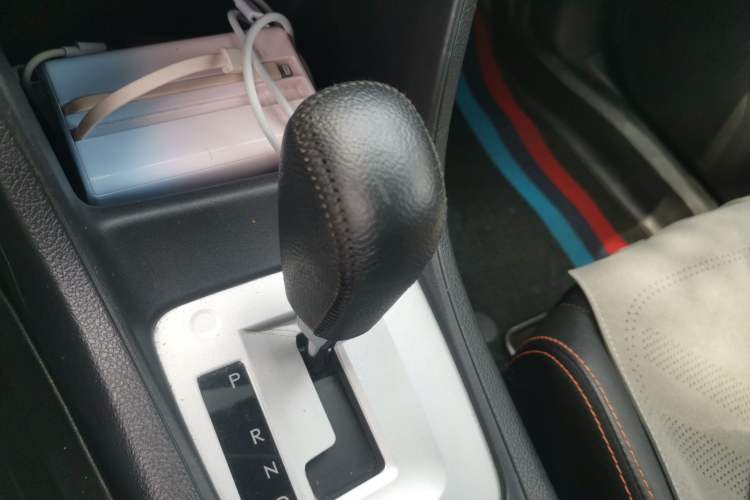 Used Subaru XV 2014 2.0i Comfort Edition Gear Lever