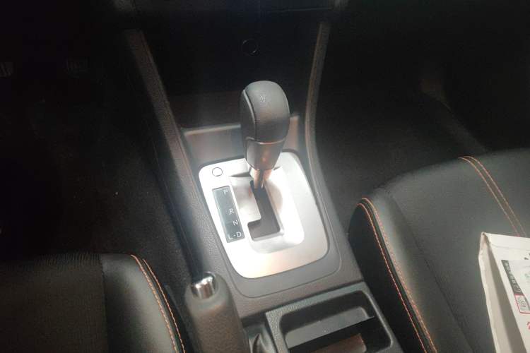 Used Subaru XV 2014 2.0i Comfort Edition Gear Lever