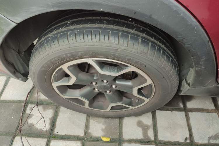 Used Subaru XV 2014 2.0i Comfort Edition Exterior 2
