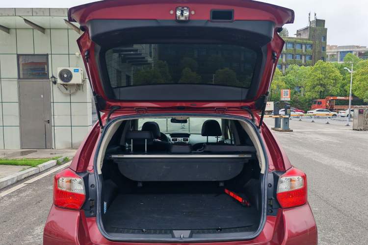 Used Subaru XV 2014 2.0i Comfort Edition Trunk