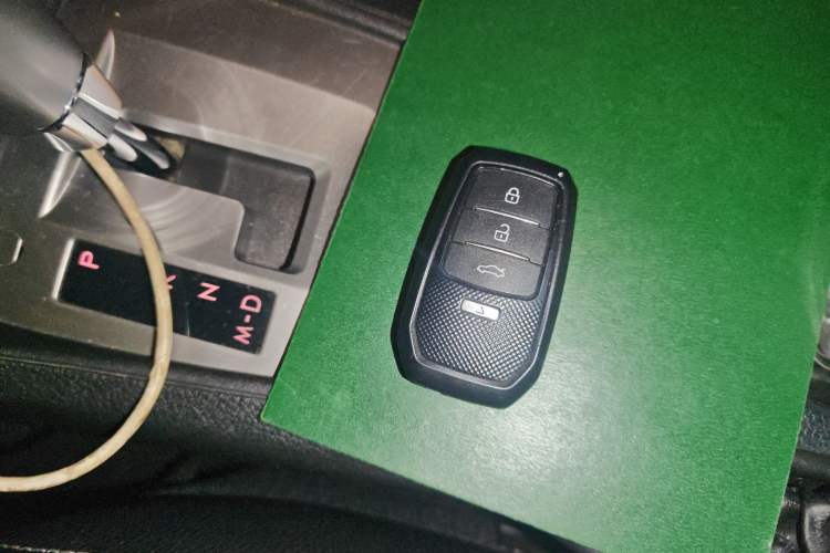 Used Subaru XV 2014 2.0i Luxury Navigation Edition Vehicle Key