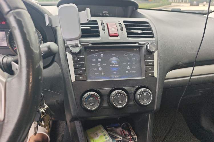 Used Subaru XV 2014 2.0i Elite Edition Audio And AC Panel