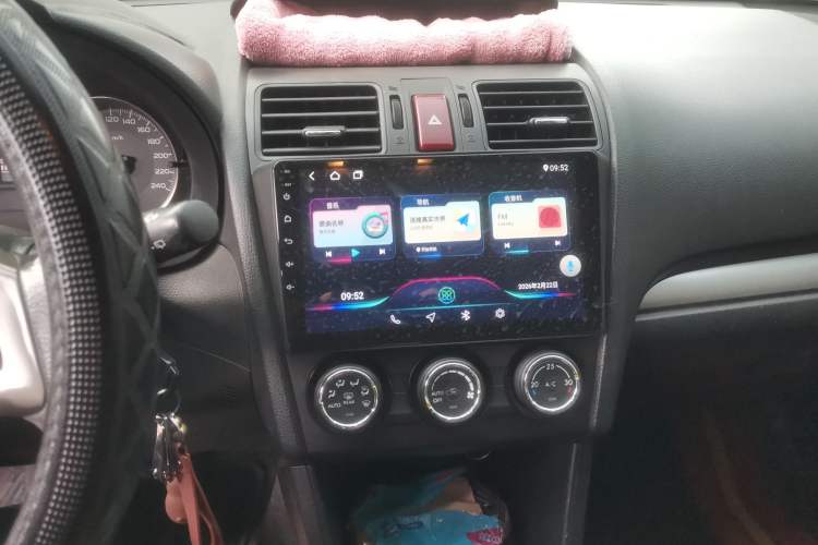 Used Subaru XV 2014 2.0i Comfort Navigation Edition Audio And AC Panel
