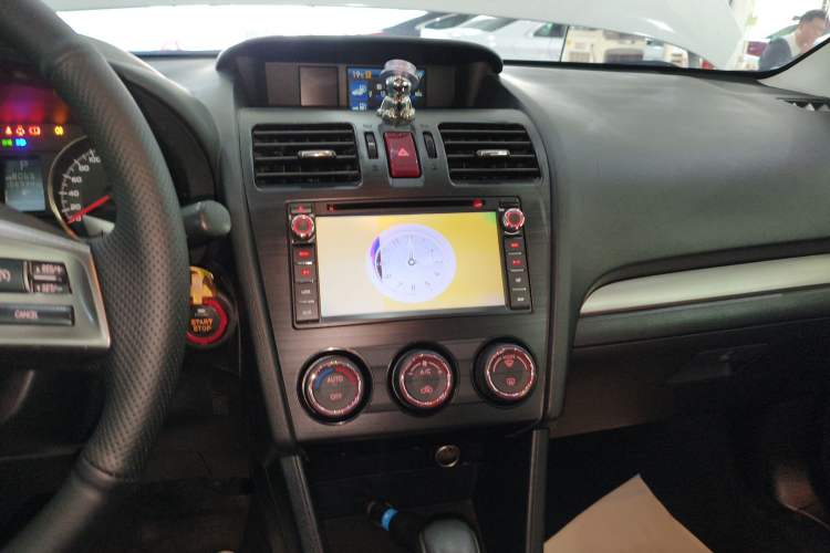 Used Subaru XV 2014 2.0i Elite Edition Audio And AC Panel