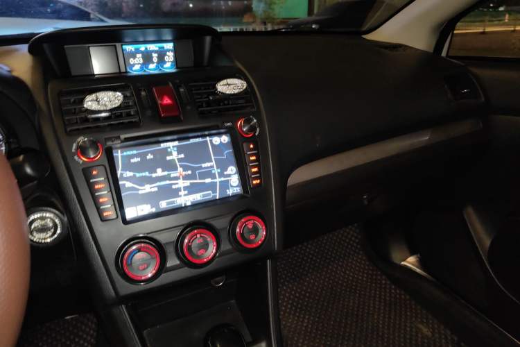 Used Subaru XV 2014 2.0i Luxury Edition Audio And AC Panel