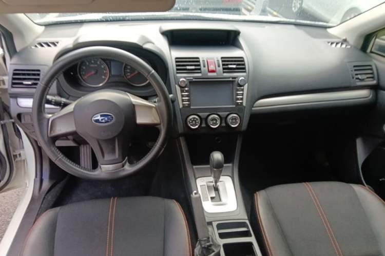 Used Subaru XV 2014 2.0i Comfort Edition Center Console