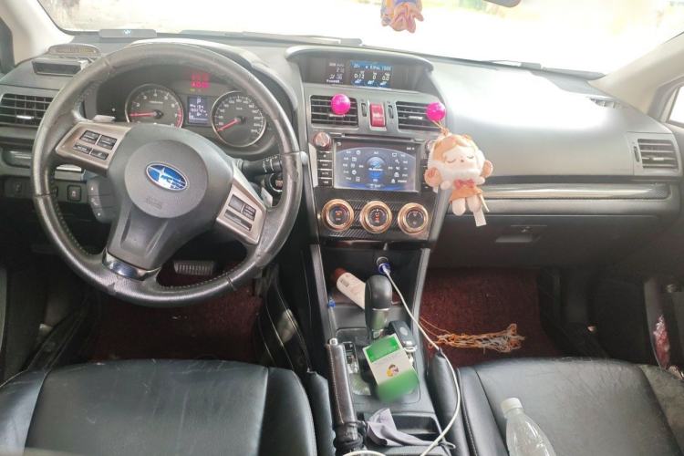 Used Subaru XV 2014 2.0i Elite Navigation Edition Center Console