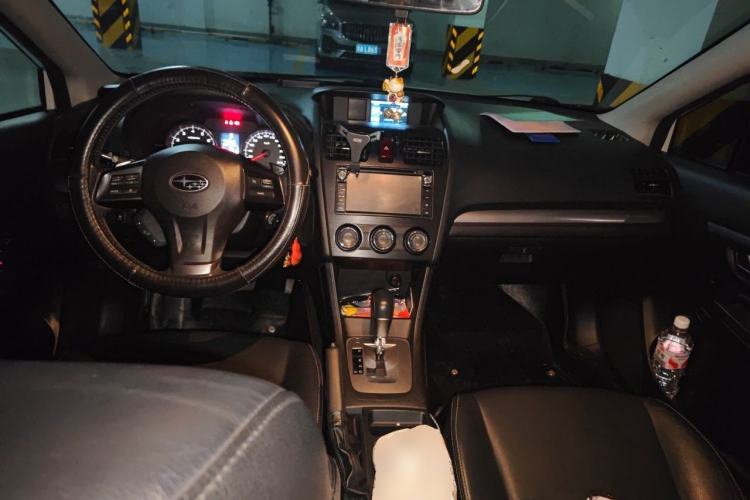 Used Subaru XV 2014 2.0i Elite Navigation Edition Center Console