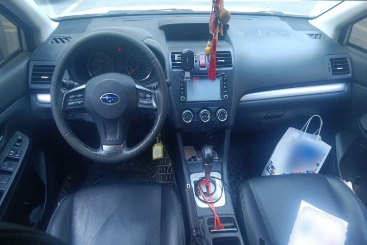 Used Subaru XV 2014 2.0i Comfort Edition Center Console