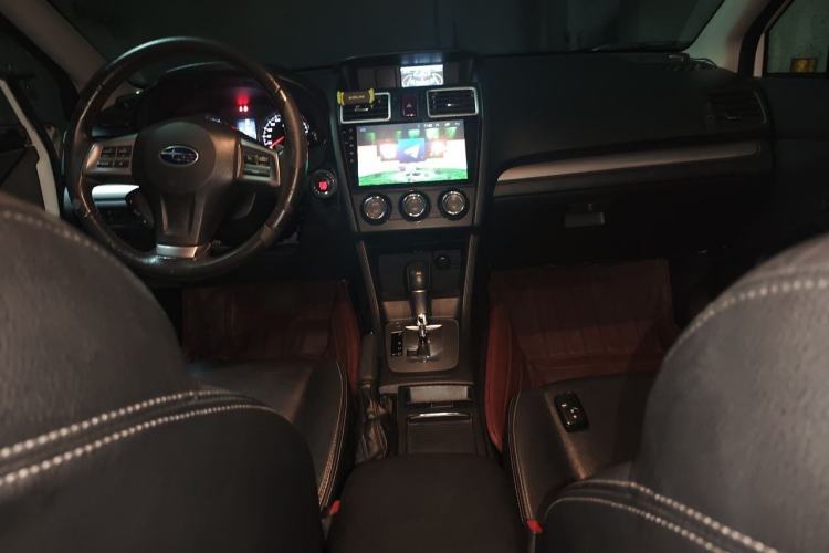 Used Subaru XV 2014 2.0i Luxury Edition Center Console