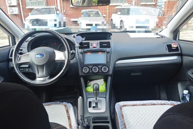 Used Subaru XV 2014 2.0i Comfort Edition Center Console