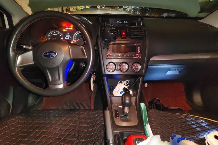 Used Subaru XV 2014 2.0i Comfort Edition Center Console