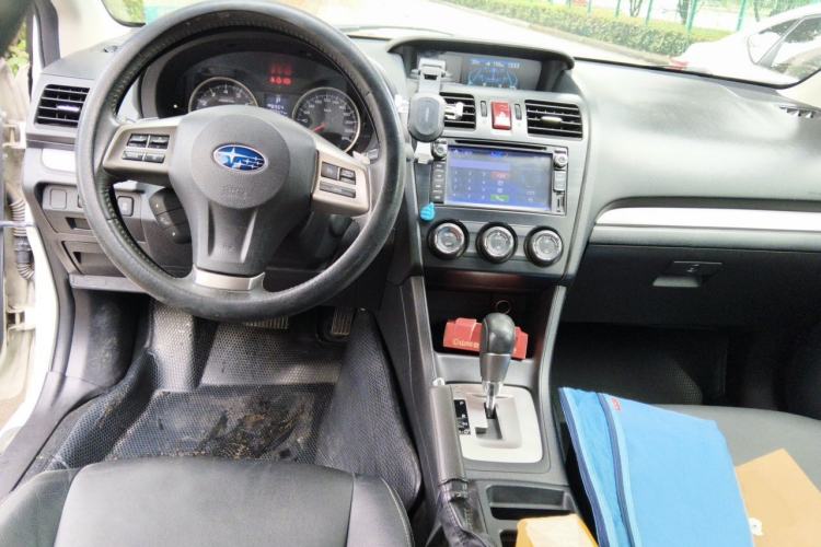 Used Subaru XV 2014 2.0i Elite Edition Center Console
