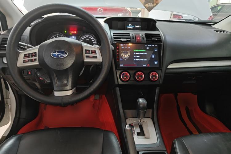 Used Subaru XV 2014 2.0i Luxury Edition Center Console